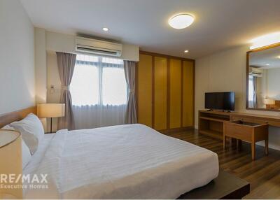 Spacious 4 Bed Room Duplex Condo for Rent near BTS Ploenchit Sukhumvit