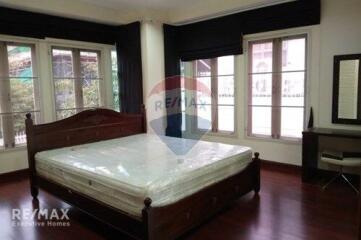 Detached Single House with Garden for Rent in Ekkamai