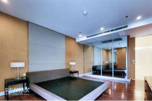 Luxurious 2 Bedroom Condo with Spacious Interiors - Your Perfect Urban Retreat!