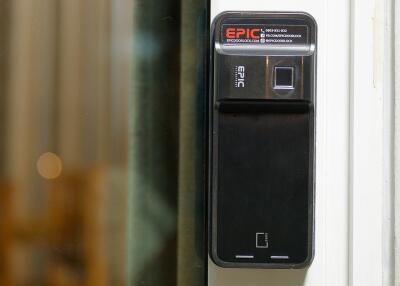 Electronic door lock system