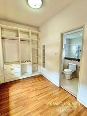 Bedroom with en-suite bathroom