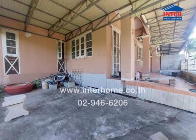 Outdoor patio area with roof