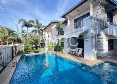 JUST IN 4 Bedroom Private pool House in Central Park 4