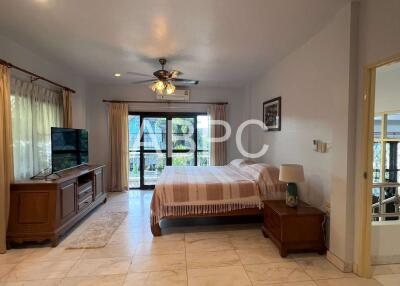 JUST IN 4 Bedroom Private pool House in Central Park 4