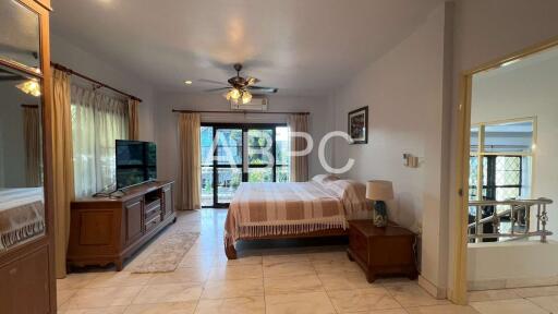 JUST IN 4 Bedroom Private pool House in Central Park 4