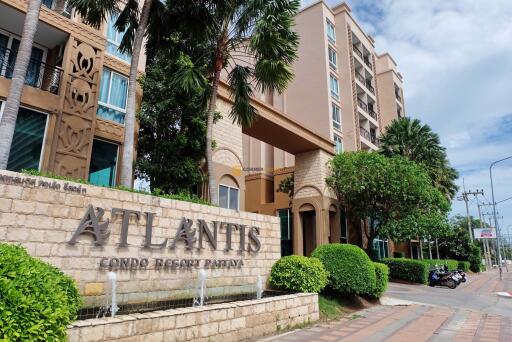 คอนโดนี้มี 2 ห้องนอน  อยู่ในโครงการ คอนโดมิเนียมชื่อ Atlantis Condo Resort 