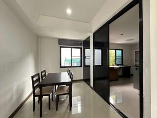 Partly furnished House : Bann Permsap