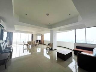 Large corner unit on Baan Amphur beach