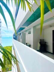 Large corner unit on Baan Amphur beach