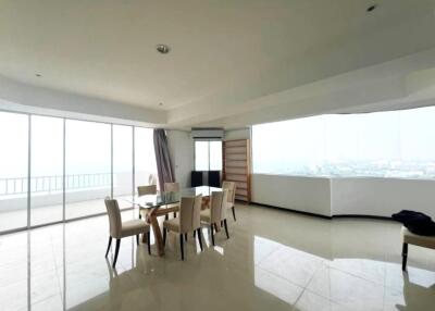 Large corner unit on Baan Amphur beach