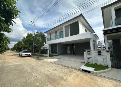 For Sale Nonthaburi Single House Centro Ratchaphruek - 345 Bang Bua Thong