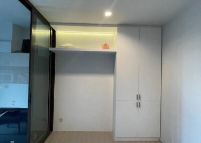 1-BR Condo at Life Asoke - Rama 9 near MRT Phra Ram 9