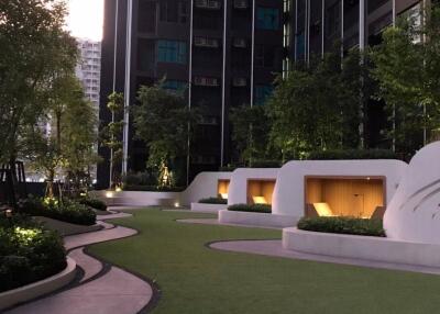 1-BR Condo at Life Asoke - Rama 9 near MRT Phra Ram 9