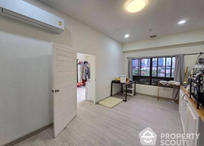 3-BR Condo at Lumpini Place Suanplu Sathorn near MRT Lumphini