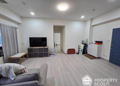 3-BR Condo at Lumpini Place Suanplu Sathorn near MRT Lumphini