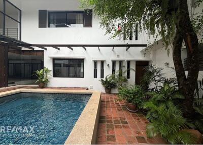 Detached 4 Bed House for Rent in BTS Thonglor Compound