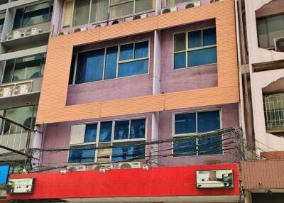 Commercial Building for rent in Silom