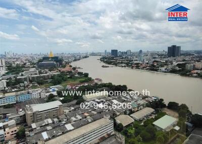 Panoramic view of the city and river