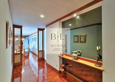 Hallway with mirror and decorative elements