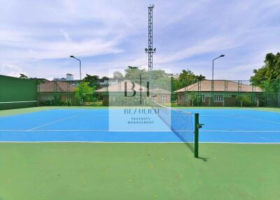 Outdoor tennis court