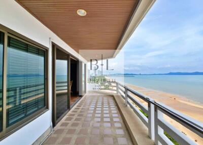 Balcony with ocean view