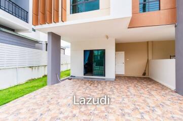 LA VALLE TOWN 3 : 3 bed two storey built-in kitchen