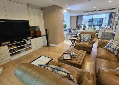 Luxury Spacious Condo Sukhumvit 21 Sale