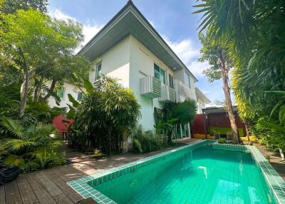 3-bedroom house with private pool for sale close to Rama 9