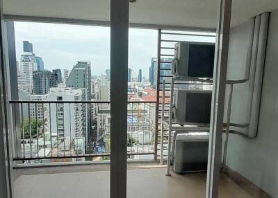 3 Bedroom For Rent in 15 Sukhumvit Residences Condominium, Watthana, Bangkok