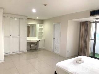 3-BR Condo at The Waterford Park Sukhumvit 53 Condominium near BTS Thong Lor