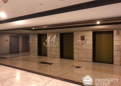 1-BR Condo at Nusa State Tower Condominium near BTS Saphan Taksin