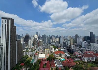 The Esse Asoke 2 bedroom condo for rent