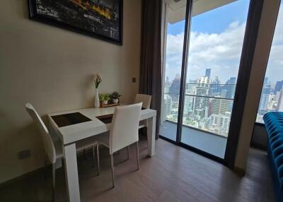 The Esse Asoke 2 bedroom condo for rent