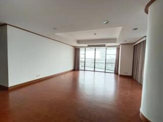 Baan Yen Akard 3 bedroom unfurnished condo for rent