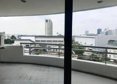 Baan Yen Akard 3 bedroom unfurnished condo for rent