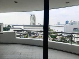 Baan Yen Akard 3 bedroom unfurnished condo for rent