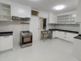 Baan Yen Akard 3 bedroom unfurnished condo for rent