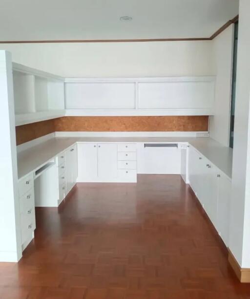 Baan Yen Akard 3 bedroom unfurnished condo for rent