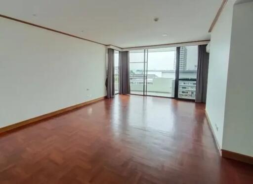 Baan Yen Akard 3 bedroom unfurnished condo for rent