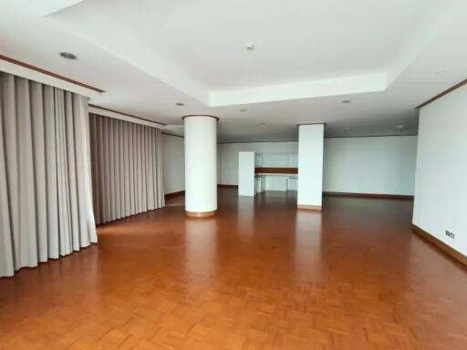 Baan Yen Akard 3 bedroom unfurnished condo for rent