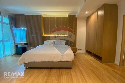 Modern 2 Bed Condo for Rent near BTS Phrompong on Phetchaburi Road