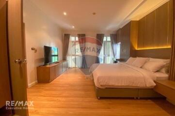 Modern 2 Bed Condo for Rent near BTS Phrompong on Phetchaburi Road