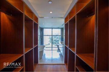 Luxurious 542m² Condo in Central Bangkok - Prime Location, Modern Amenities, Spectacular Views