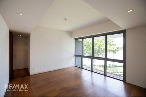 Luxurious 542m² Condo in Central Bangkok - Prime Location, Modern Amenities, Spectacular Views