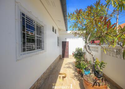 Central Modernised Pool Villa Hua Hin Soi 94