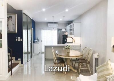 3 Bed 3 Bath 200 SQ.M Townhouse in Sukhumvit 62