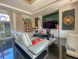 บ้าน ขาย 5 ห้องนอน 260 ตร.ม. ที่ดิน 736 m² ใน  Palm Oasis, Pattaya