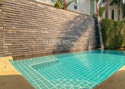 House For sale 5 bedroom 260 m² with land 736 m² in Palm Oasis, Pattaya