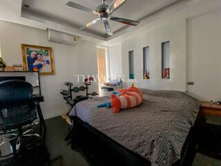 บ้าน ขาย 5 ห้องนอน 260 ตร.ม. ที่ดิน 736 m² ใน  Palm Oasis, Pattaya