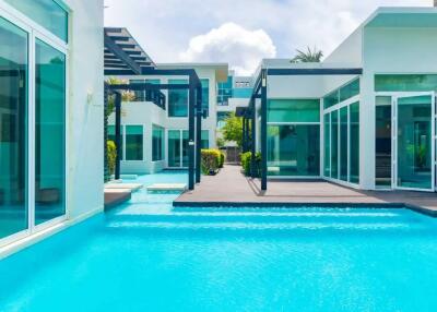 Absolute Oceanfront Villa Near Phuket International Airport